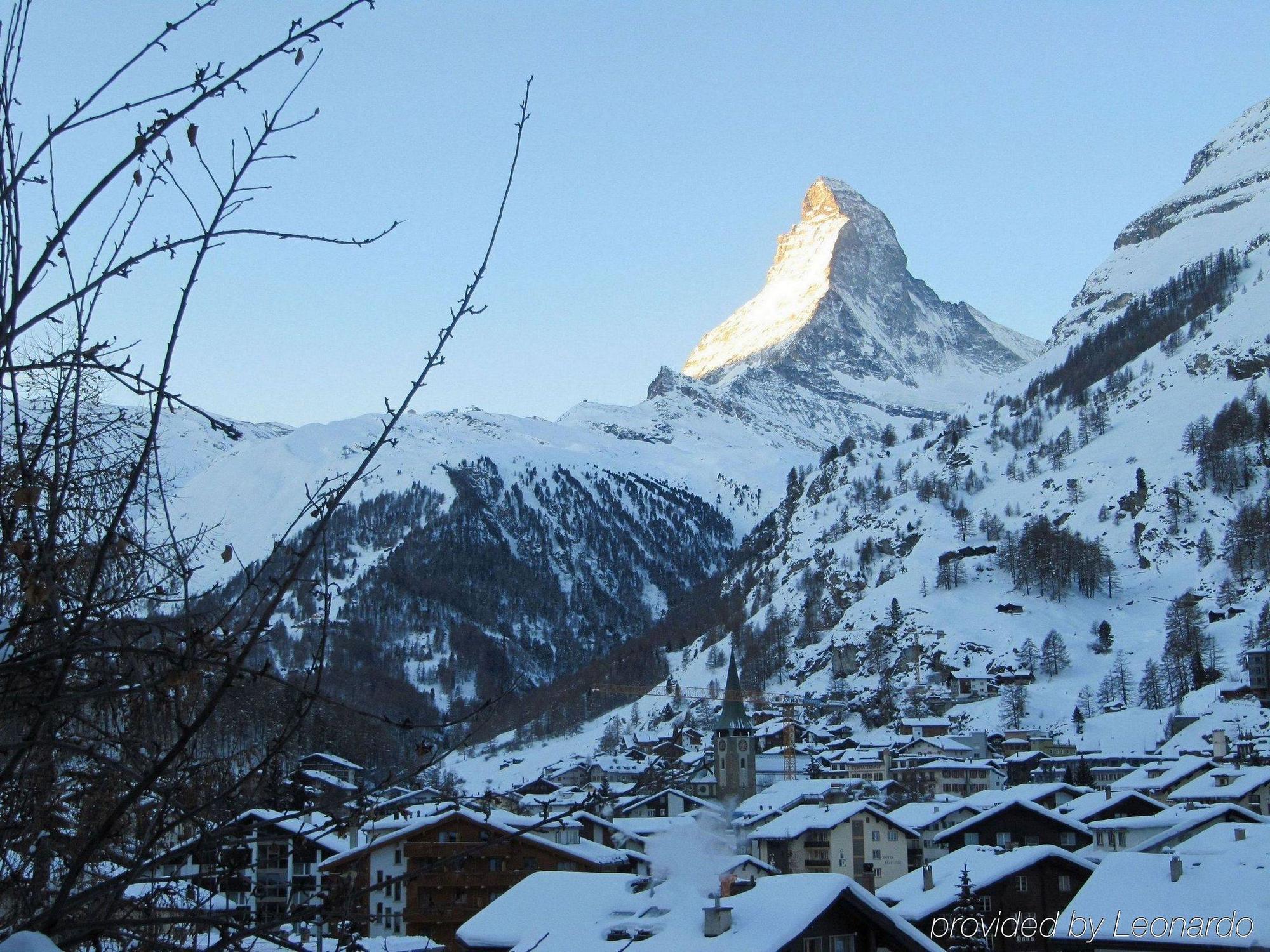 Hotel Welschen Zermatt Comodidades foto